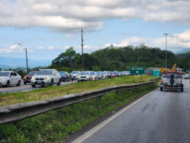 Siga o movimento nas rodovias que saem de Curitiba neste sábado