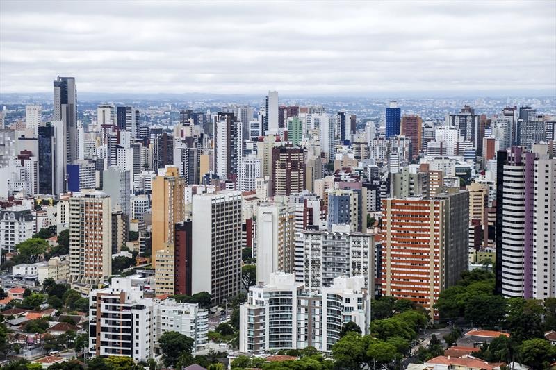Curitiba está entre as cidades mais competitivas do Brasil
