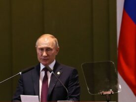 Putin critica EUA e suspende controle de armas nucleares