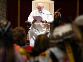 Papa Francisco lança novo livro com reflexões nesta terça