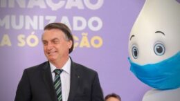 CGU investiga se registro de vacina de Bolsonaro é verdadeiro, diz ministro