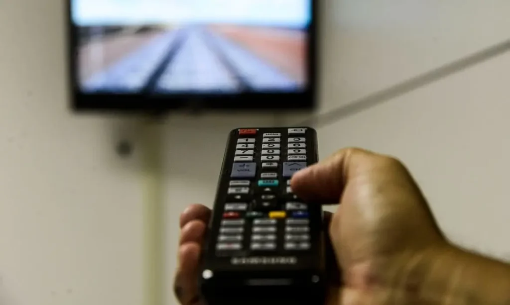 TV aberta: desligamento do sinal analógico é adiado em cidades do Paraná