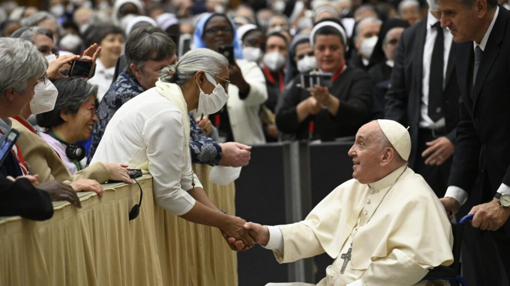 Papa Francisco defende paridade salarial por gênero