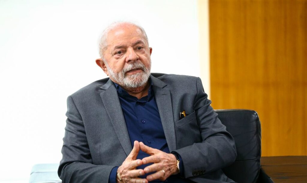 Presidente Lula apresenta quadro de pneumonia e adia viagem à China