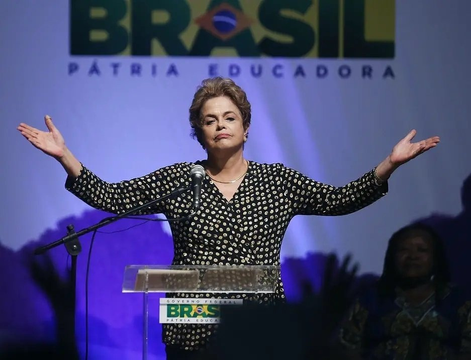 Dilma começa mandato à frente do banco dos Brics na China