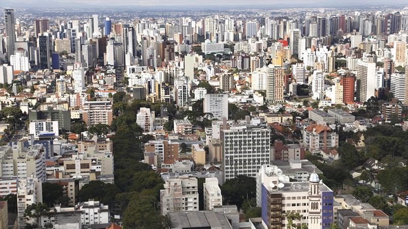 Aluguel residencial sobe em Curitiba, com alta de 24% em 12 meses