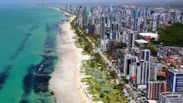 Surfistas relatam ‘clima de terror’ por novos ataques de tubarões em Recife