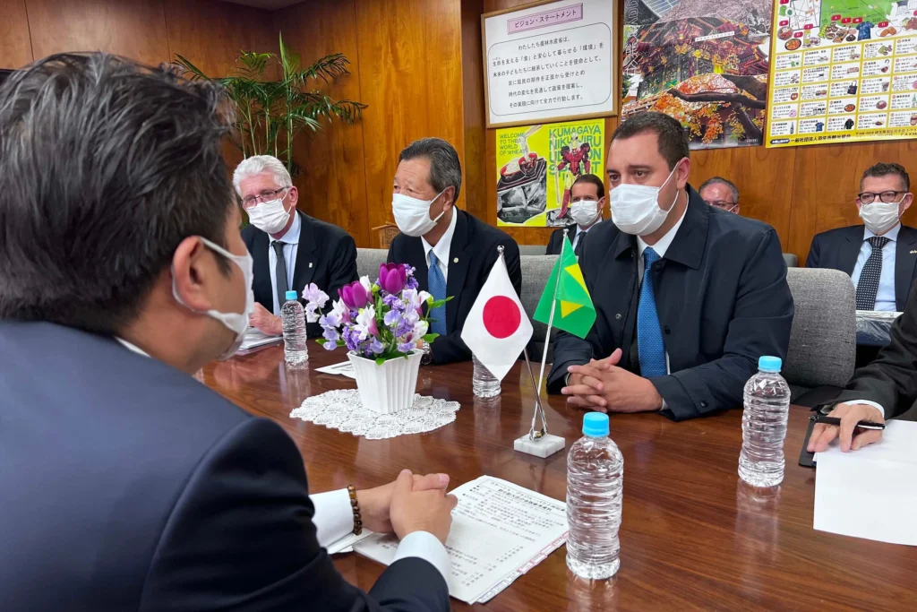 Ratinho Junior se reúne com vice-ministro da Agricultura do Japão