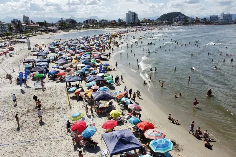 Verão: nova estação terá ondas de calor e temperaturas acima da média no Paraná