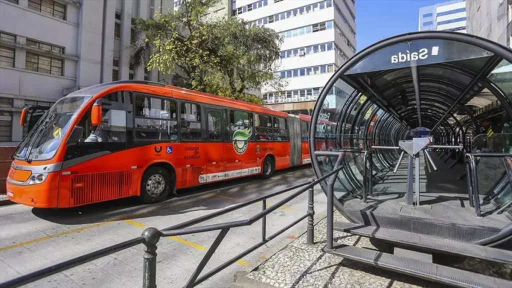 Audiência pública na Assembleia discute aumento da passagem do ônibus de Curitiba