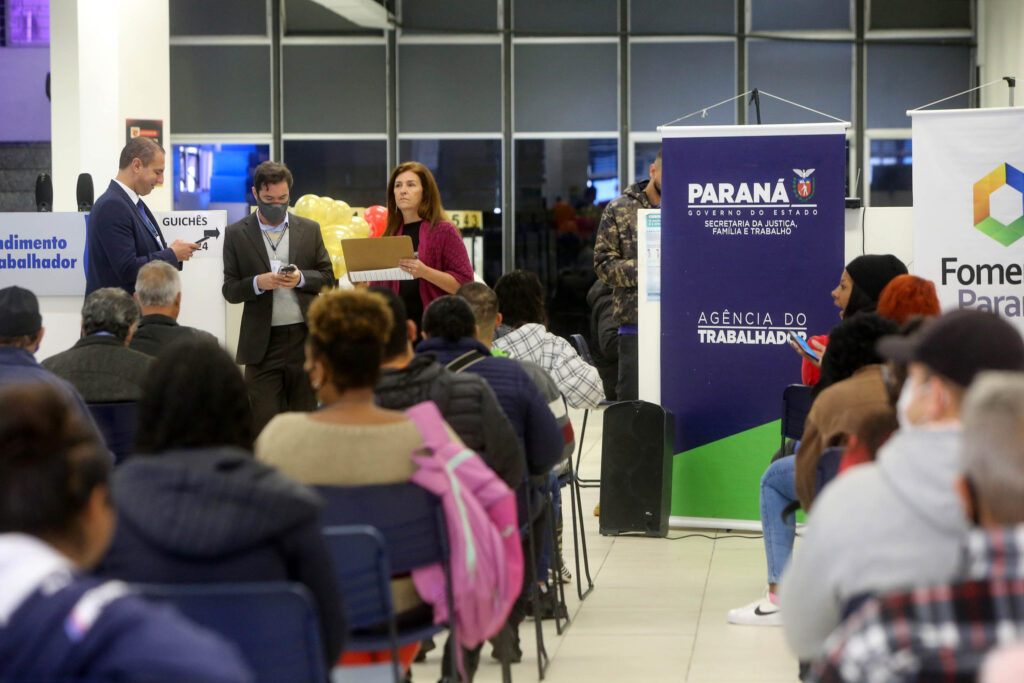 Paraná tem 12,5 mil vagas de emprego abertas; confira