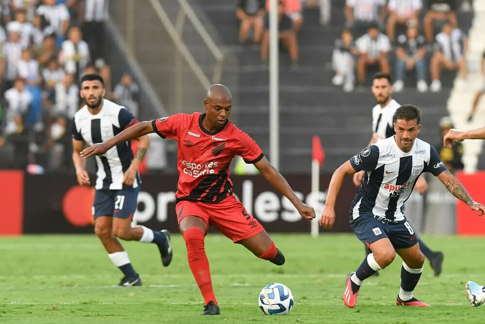 Athletico decepciona pela fragilidade do Alianza Lima