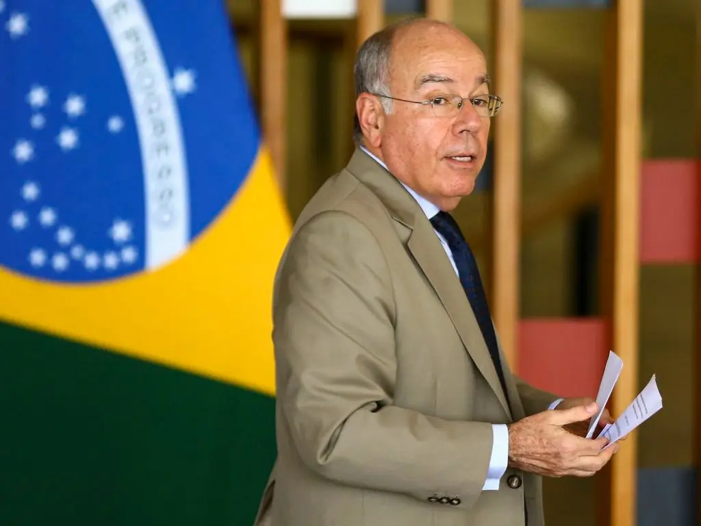 Política externa de Bolsonaro era infantil, diz ministro das Relações Exteriores