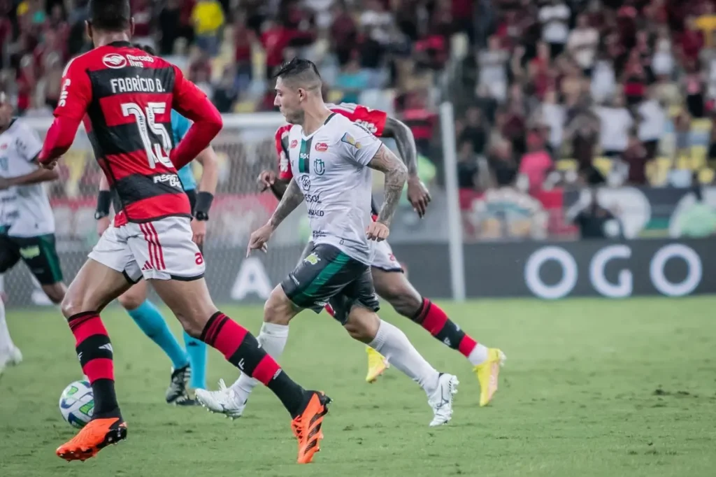 Maringá FC é goleado no Maracanã e dá adeus a Copa do Brasil