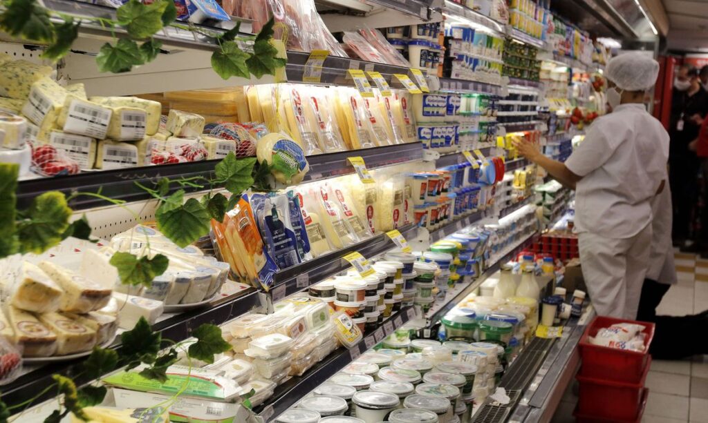 Supermercados de Curitiba ofertam vagas de emprego
