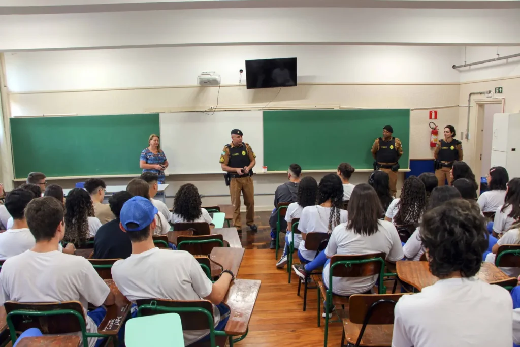Audiência pública debate segurança nas escolas de Curitiba