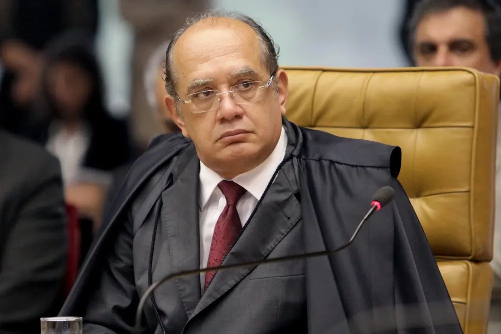 Vereadores de Curitiba aprovam protesto contra fala de Gilmar Mendes