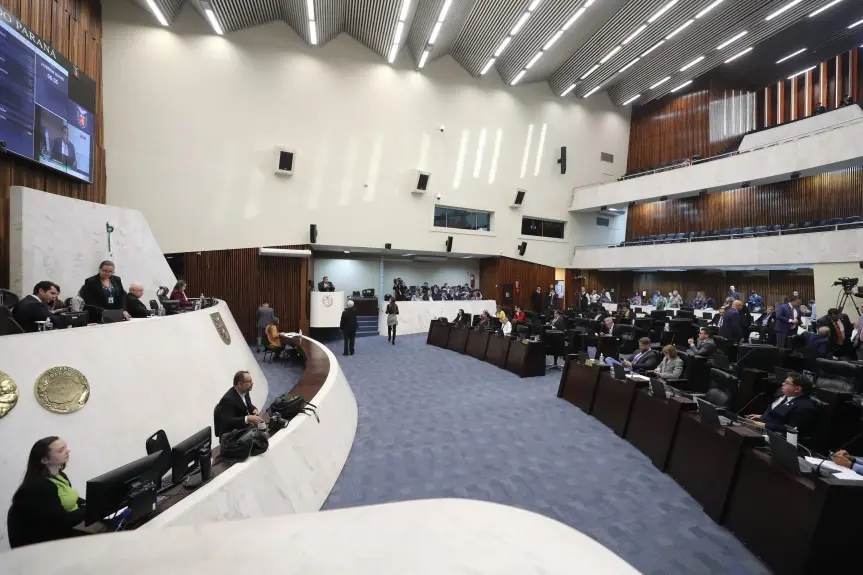 Deputados aprovam reajustes de 8% a 12% para servidores do Legislativo e Judiciário