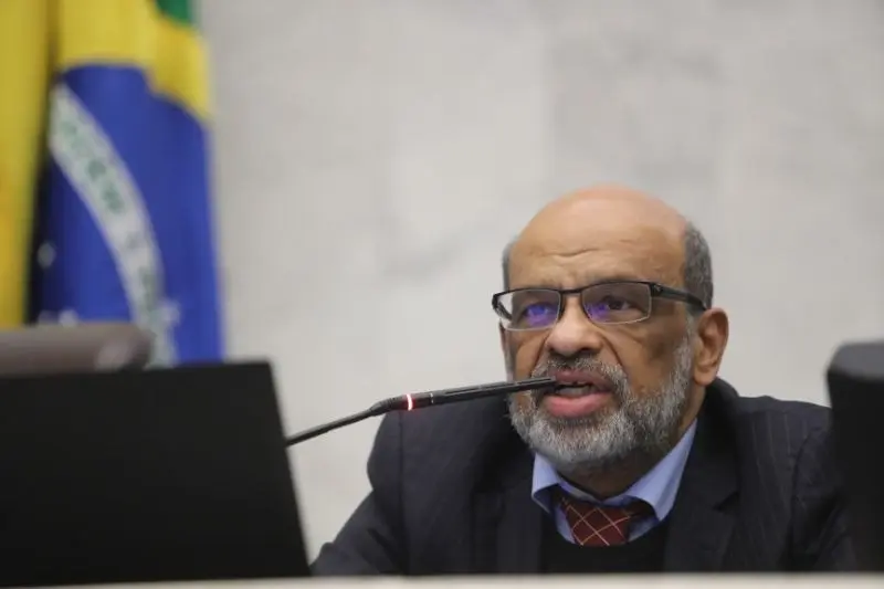 Manobra de Bolsonaro causou rombo de R$ 2,8 bi ao PR, diz secretário