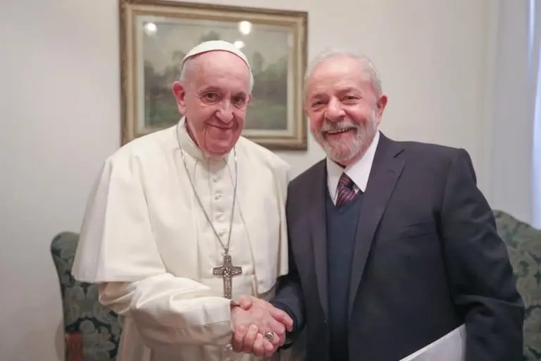 Lula faz convite para Papa Francisco vir ao Brasil