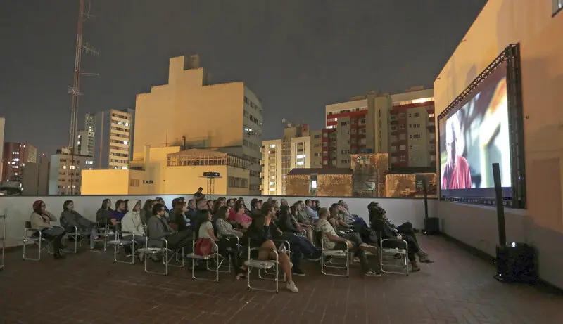 Cine Passeio tem exibições gratuitas em mostra no terraço