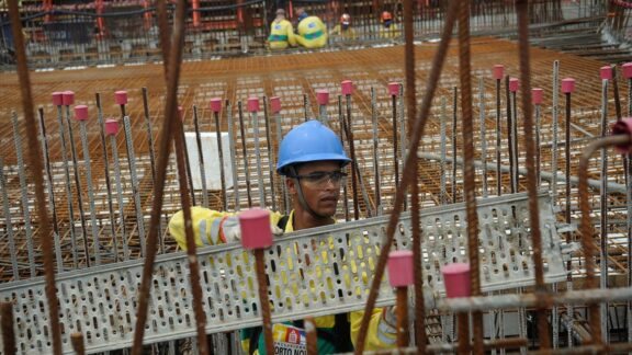 Curitiba lidera geração de vagas de emprego no Paraná