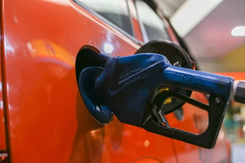 Gasolina fica mais cara a partir de hoje com novo ICMS; valores