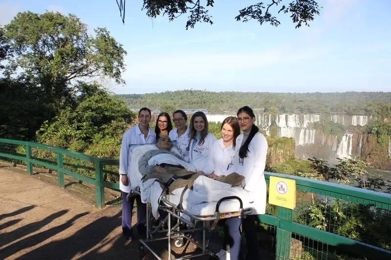 Paciente em cuidados paliativos visita Cataratas do Iguaçu pela primeira vez