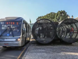 Obras na Victor Ferreira do Amaral: dez linhas de ônibus têm desvios