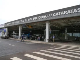 Ameaça de bomba fecha aeroporto de Foz no retorno do feriado