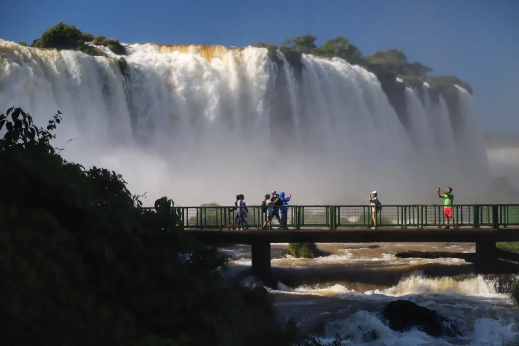 Parque Nacional do Iguaçu recebeu quase 2 milhões de visitantes em 2023