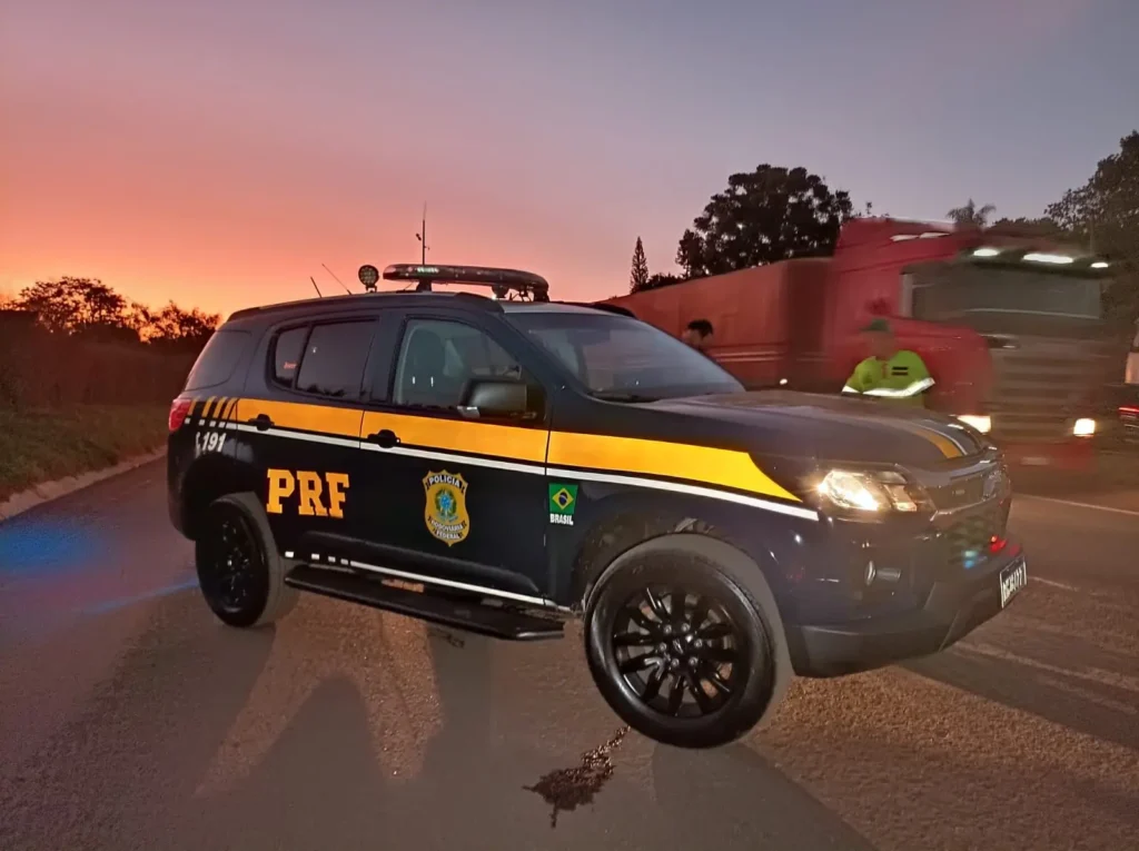 PRF recebe novas viaturas blindadas para patrulhar as rodovias do Paraná