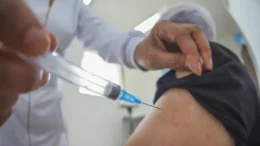 Vacinação contra a gripe é liberada para toda a população no Paraná