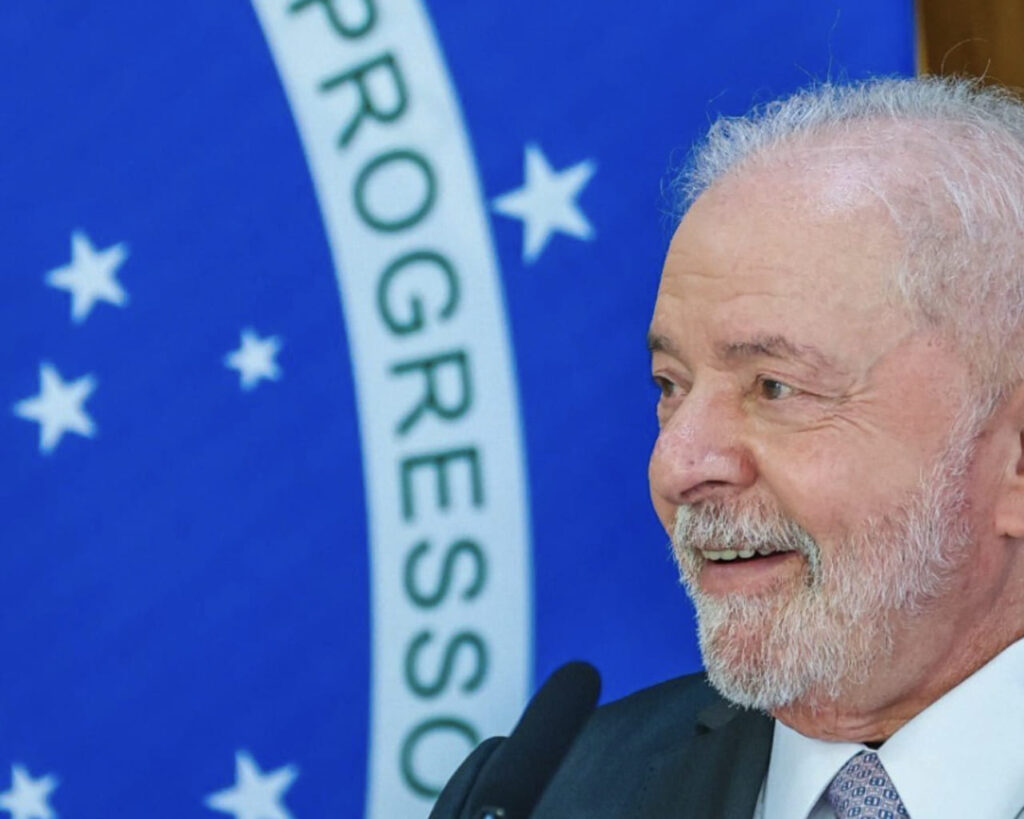 Lula embarca para a Bélgica para discutir economia e clima