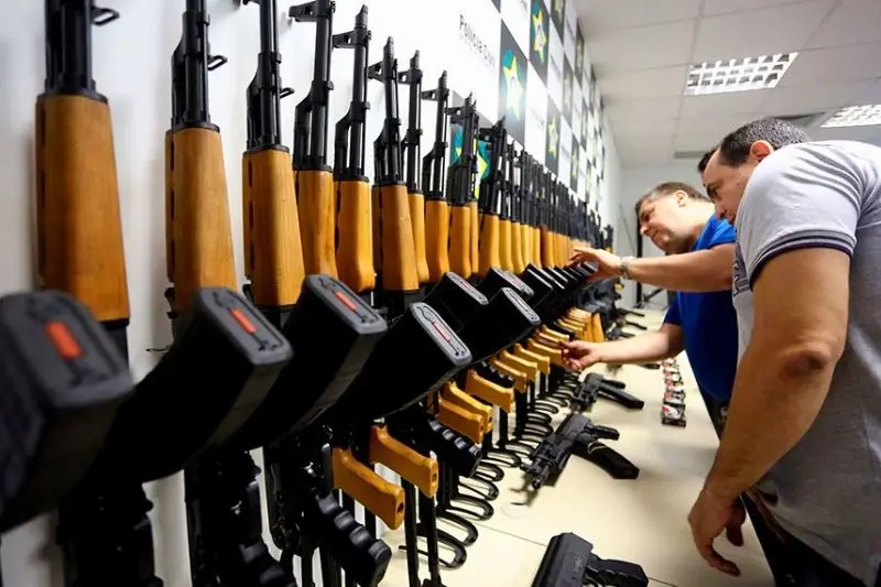 Supremo suspende decretos de Bolsonaro e barra compra de armas