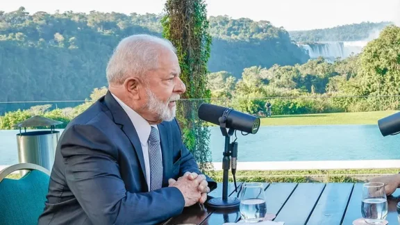 No Paraná, Lula chama Bolsonaro de titica