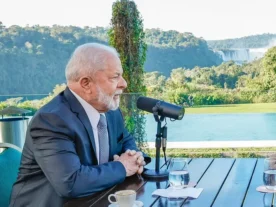Apenas organizações policias deveriam ter clubes de tiro, diz Lula