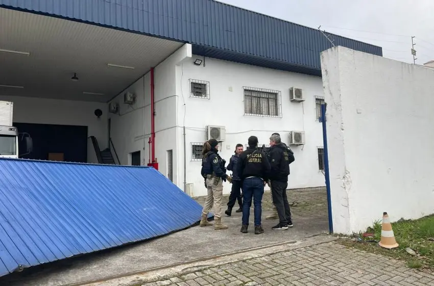 Bandidos tentam invadir galpão da Receita Federal, em Curitiba