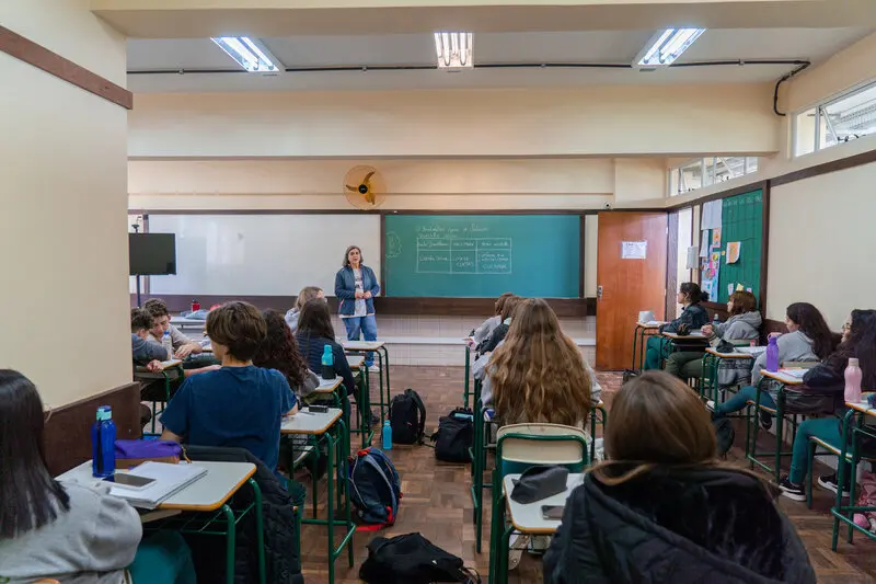 Volta às aulas: atividades em colégios do Paraná e escolas de Curitiba são retomadas