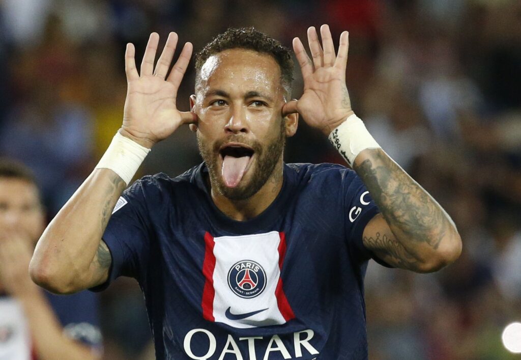 Neymar deixa PSG e assina com Al-Hilal, por salário bilionário