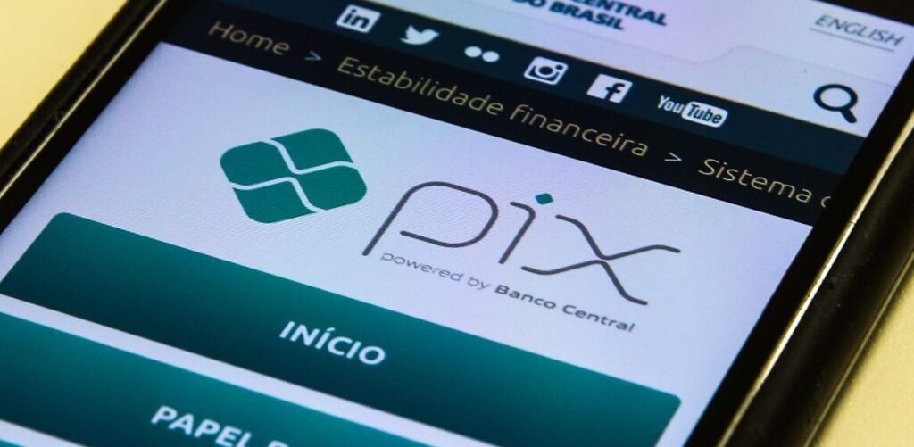 Pagamento de taxas da Prefeitura de Curitiba com Pix começa a valer em janeiro