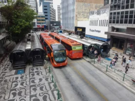 Assaltos no transporte coletivo de Curitiba caíram 89%, diz Urbs
