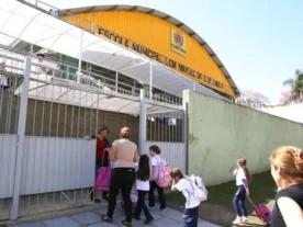 Educação: 140 mil estudantes voltam às aulas nesta terça em Curitiba