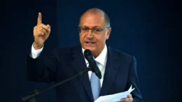 Alckmin nega apego a ministério, sob risco na reforma: ‘Cargo é do presidente’