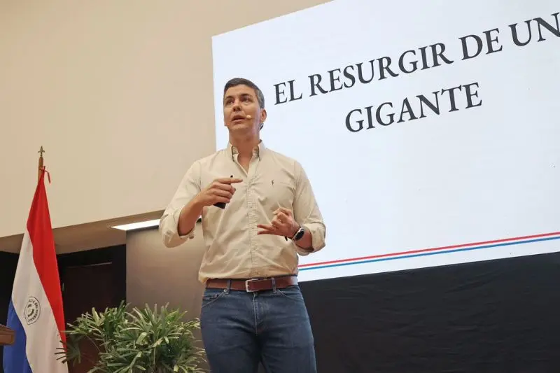 Santiago Peña é empossado como novo presidente do Paraguai