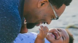 Pesquisa mostra que paternidade é desafio para homens negros