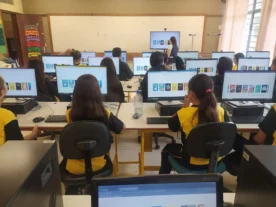 Professores do Paraná se mobilizam contra o uso de tecnologias nas salas de aula