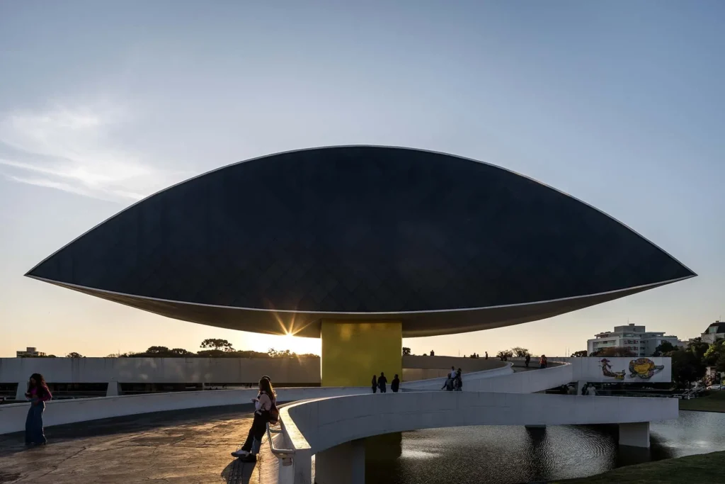 Museu Oscar Niemeyer tem horários especiais no final de ano