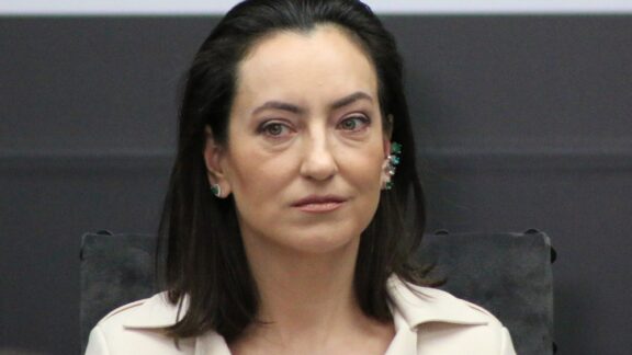 Zeca Dirceu e Rosângela Moro trocam provocações na madruga