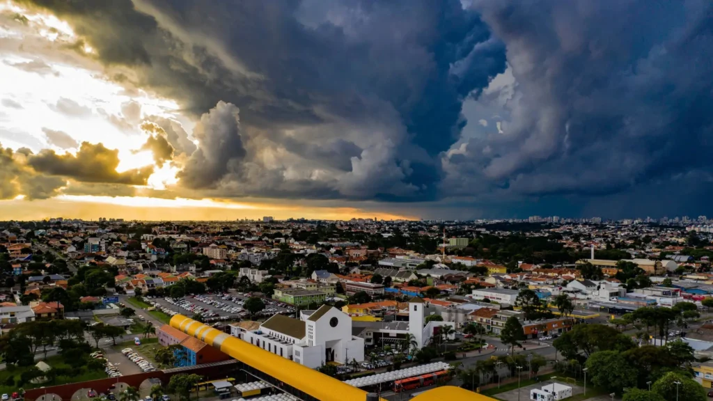 Alerta de tempestade é emitido para o Paraná nesta sexta-feira (29)